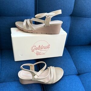 Tan Wedge Sandals with Strappy Design and Open-Toe